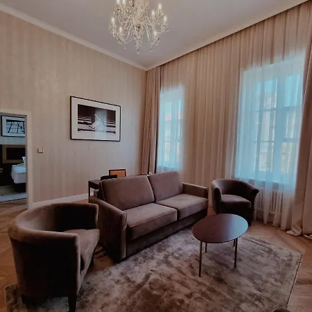 Tiffi Old Town Lejlighedshotel 4*