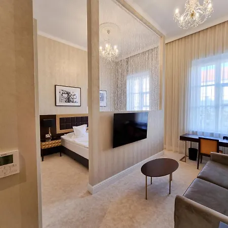 Tiffi Old Town Aparthotel 4*