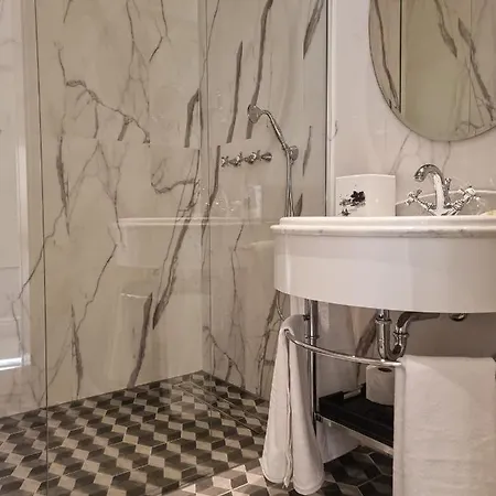 Tiffi Old Town Lejlighedshotel 4*