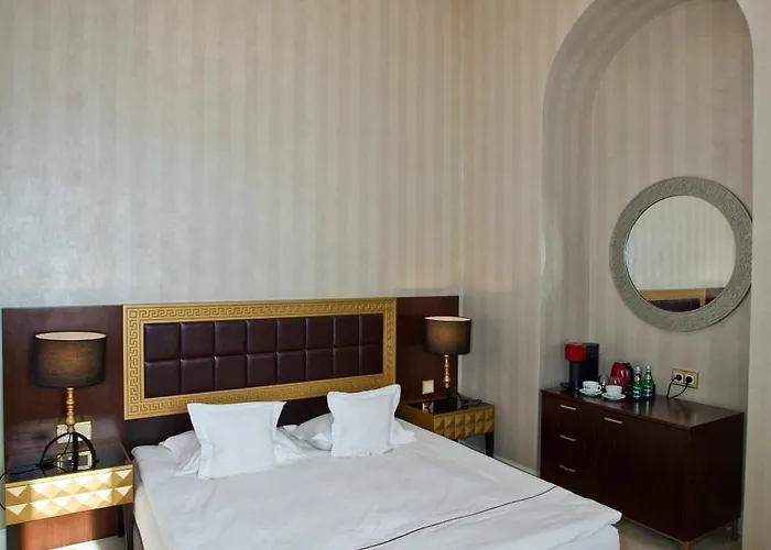 Aparthotel Tiffi Old Town 4*