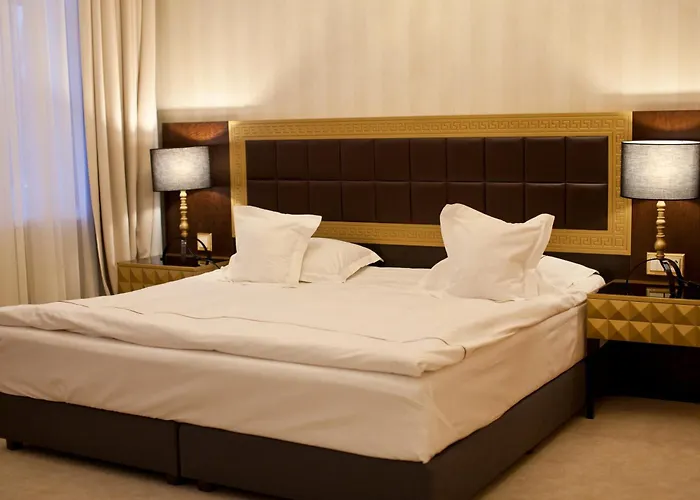 Tiffi Old Town Aparthotel