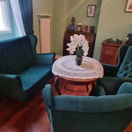 Tiffi Old Town 4* وارسو