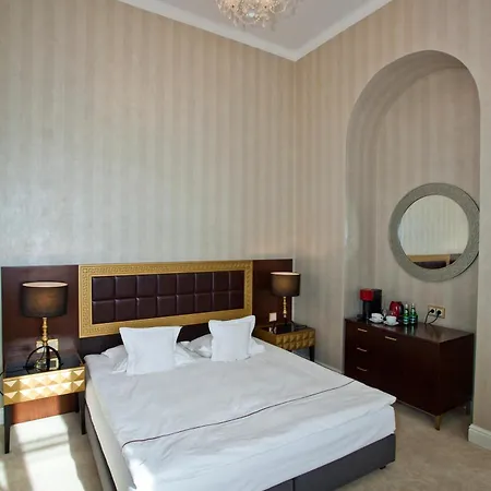 Aparthotel Incanto Old Town Boutique Previous Tiffi Old Town 4*