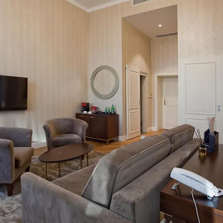 Tiffi Old Town وارسو