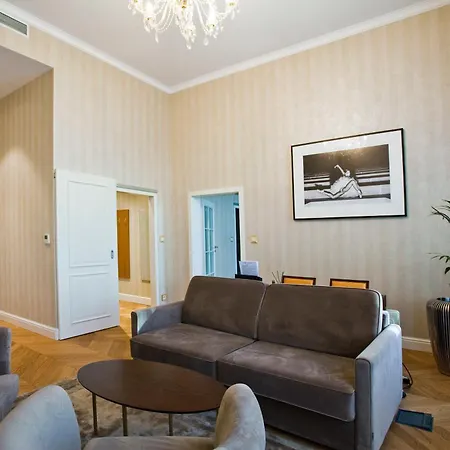Incanto Old Town Boutique Previous Tiffi Old Town 4* Warschau