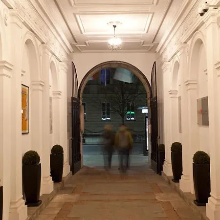 Tiffi Old Town وارسو