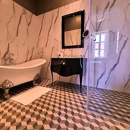 Incanto Old Town Boutique Previous Tiffi Old Town Aparthotel 4*
