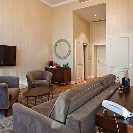 Incanto Old Town Boutique Previous Tiffi Old Town 4*