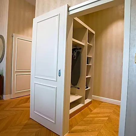 Incanto Old Town Boutique Previous Tiffi Old Town 4*