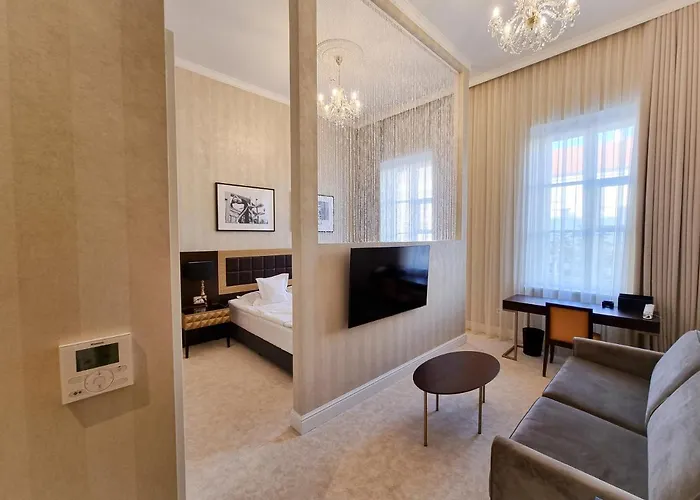 Tiffi Old Town Apartmanhotel 4*