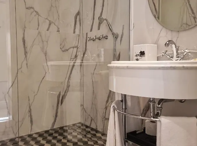 Tiffi Old Town Aparthotel 4*