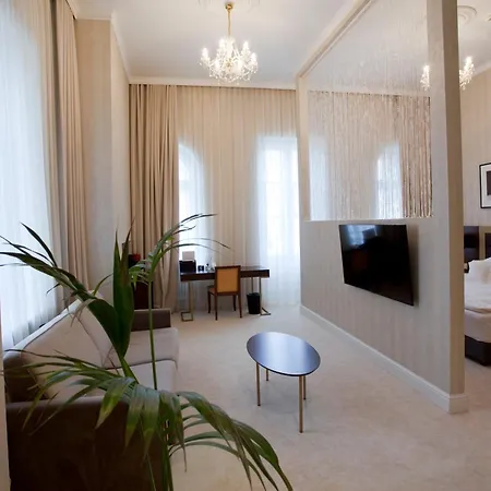 Tiffi Old Town Aparthotel Warsaw